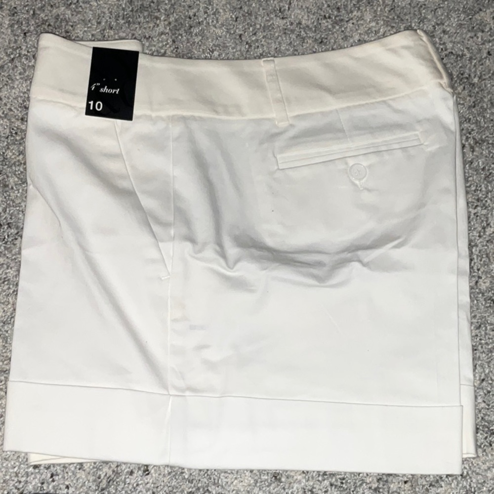 New York and Company white 4” shorts